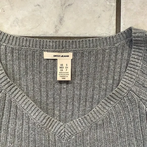 DKNY Jeans Sweater - Picture 2 of 7